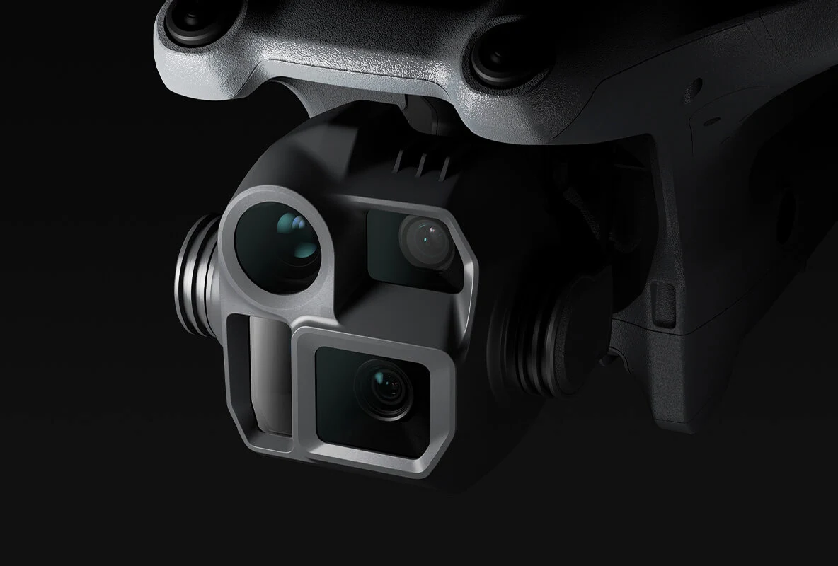 Nacelle du DJI Matrice 4E : la caméra grand-angle à capteur 4/3 pouce et les deux téléobjectifs.